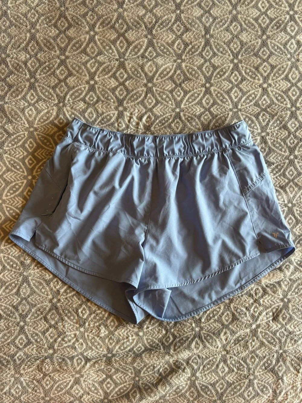 Old Navy Light Blue Mid-Rise StretchTech Run Shorts 3-inch Inseam Medium - Picture 2 of 7